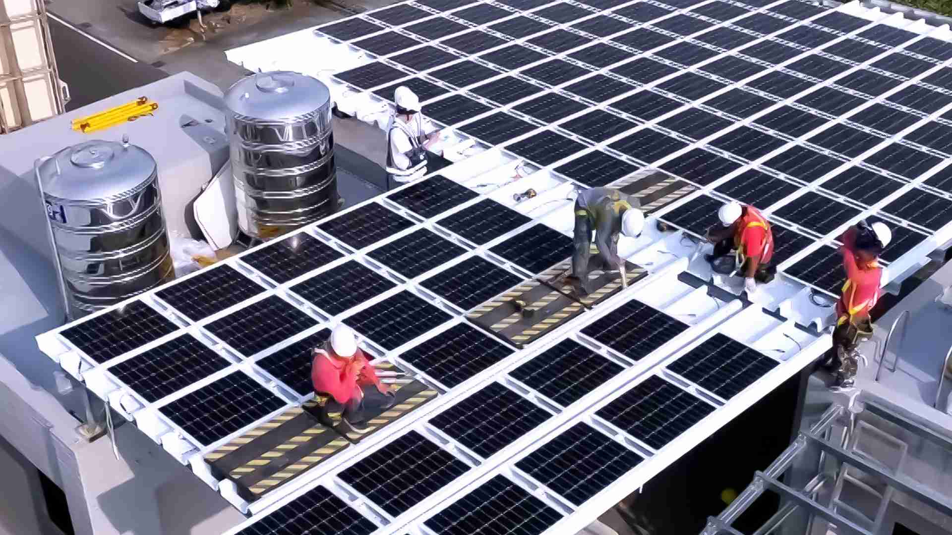 欧陆注册着力于替代能源之技术研发，，，如光电浪板的相关制程、、、、设备与产品，，，其中所开发之光电整合型浪板，，，减少传统金属支架安装，，，，更提升耐候度，，可广泛运用于多元场域，，，并辅助建筑达到净零碳排目标