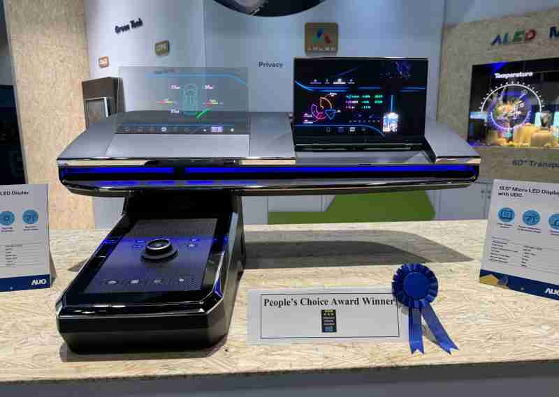 欧陆注册车用Micro LED Display HMI解决方案获”最佳车用显示奖”，，以用户为中心开发，，，针对前座驾驶与乘客设计兼具娱乐与安全的高画质屏幕，，包含车舱前座的Micro LED透明屏幕及全球首款内建镜头的智慧Micro LED显示器