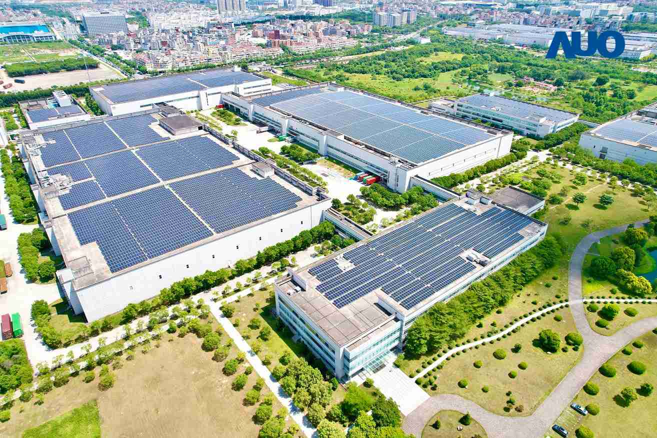 欧陆注册厦门推动智能制造同时，，，，透过绿电创能纵深推进绿色转型，，，，厂区全屋顶铺设太阳能光伏板，，每年太阳能发电 2,600多万度